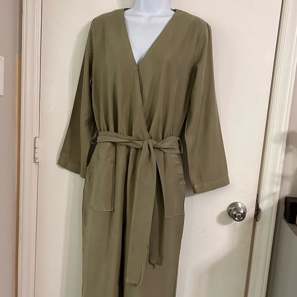 ELIZABETH and James Olive Green Romper/Jumpsuit Size M - Picture 7 of 9
